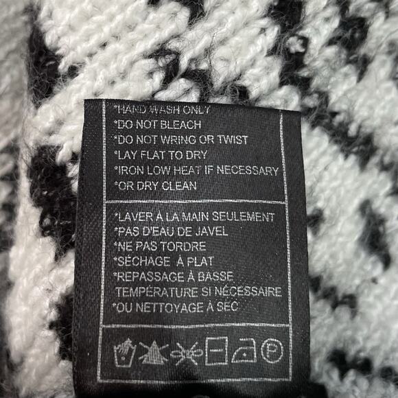 Cupcakes & Cashmere Sweater Size M Chunky Black White Open Front Cardigan Aztec - Picture 7 of 9